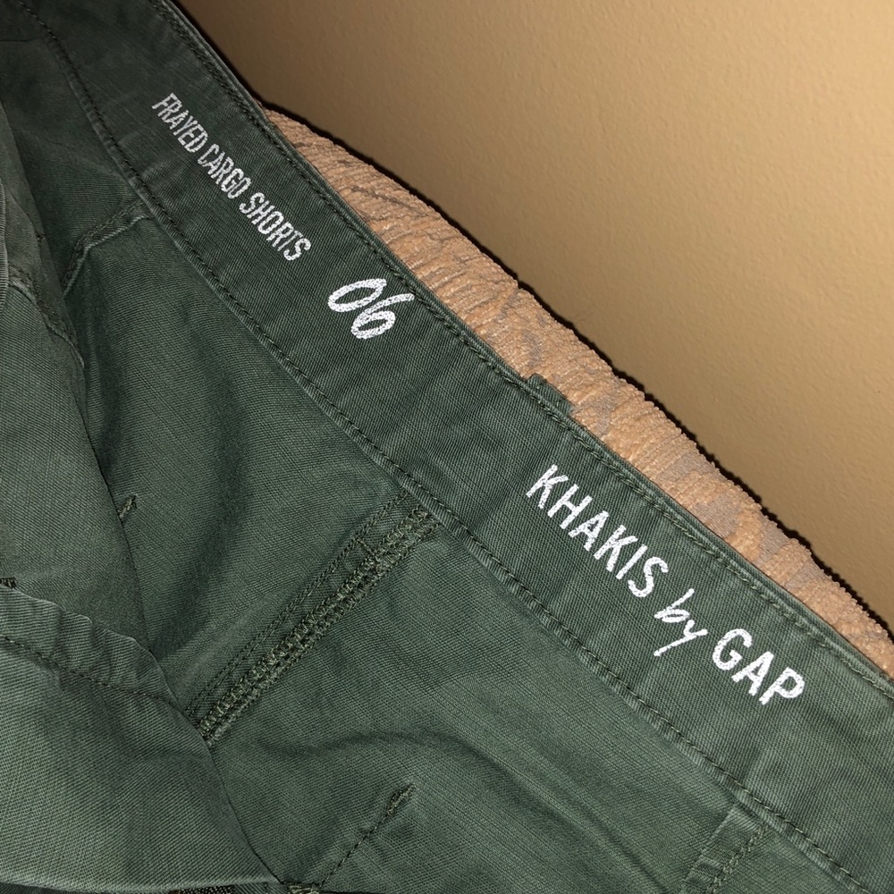 GAP Shorts - Picture 7 of 7